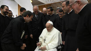 El Papa exhorta a los párrocos “a ser constructores de una Iglesia sinodal misionera”. Documento completo