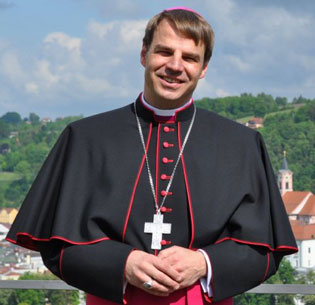 el-obispo-mas-joven-de-alemania-defiende-sin-rodeos-la-dignidad