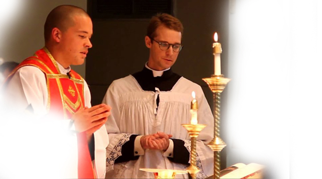 joven-cura-relata-impactante-experiencia-mistica-con-cristo-eucaristia