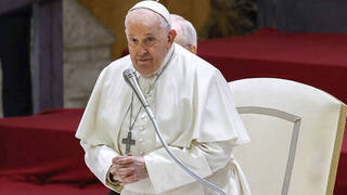 Impacto: El Papa Francisco autoriza la bendición de parejas en situación irregular y de parejas del mismo sexo